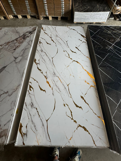 MarmerPlaat Hoogglans Wit marble met goud  | 280x122x0.3 | Waterbestendig